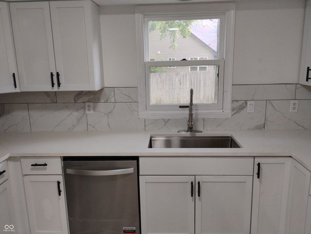 6706 Oak Lake Drive, Indianapolis, IN 46214