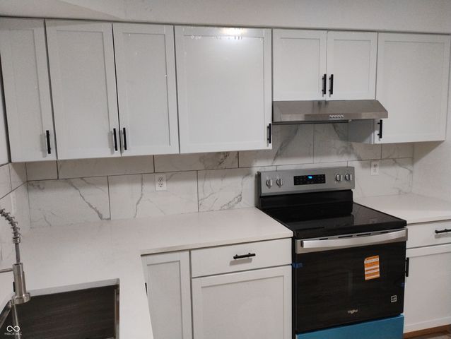 6706 Oak Lake Drive, Indianapolis, IN 46214