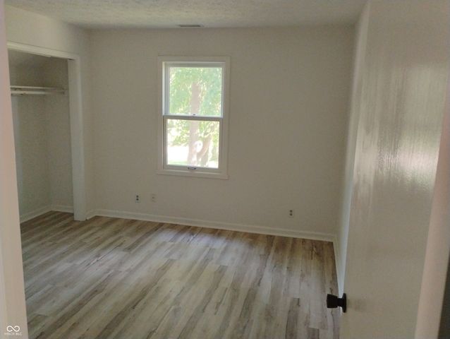 6706 Oak Lake Drive, Indianapolis, IN 46214