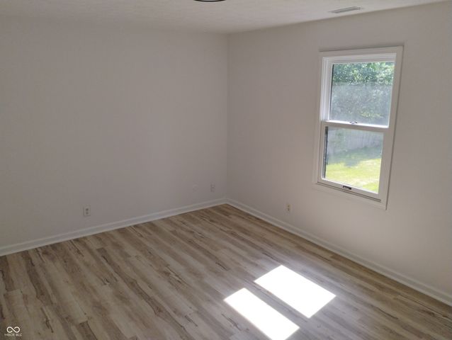 6706 Oak Lake Drive, Indianapolis, IN 46214
