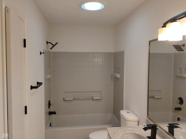 6706 Oak Lake Drive, Indianapolis, IN 46214