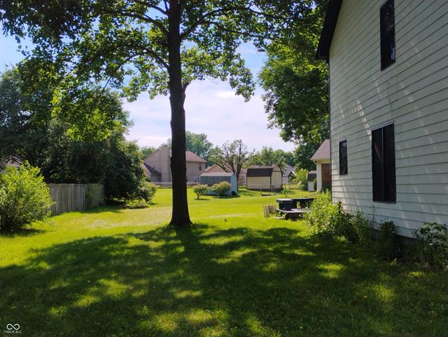 6706 Oak Lake Drive, Indianapolis, IN 46214