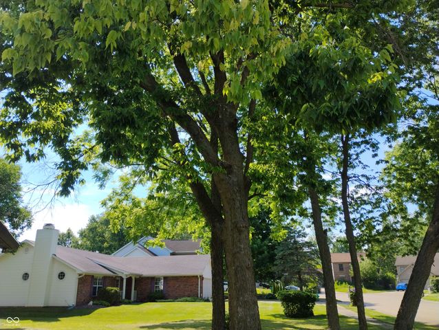 6706 Oak Lake Drive, Indianapolis, IN 46214