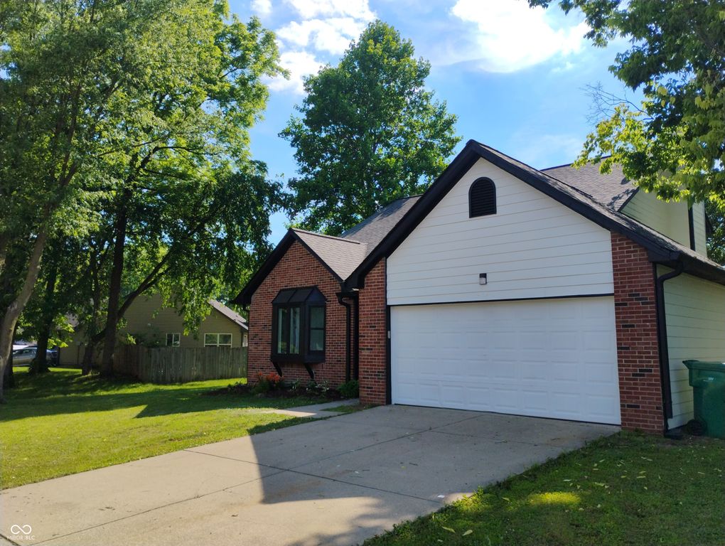6706 Oak Lake Drive, Indianapolis, IN 46214
