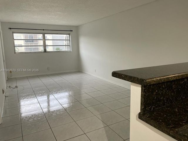 220 SW 9th Ave 417, Hallandale Beach, FL 33009