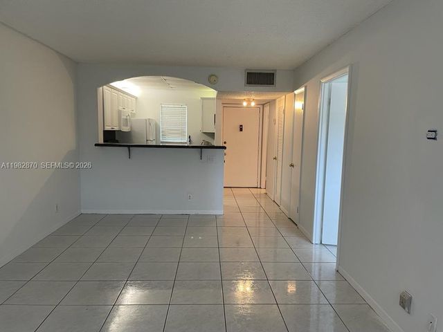220 SW 9th Ave 417, Hallandale Beach, FL 33009