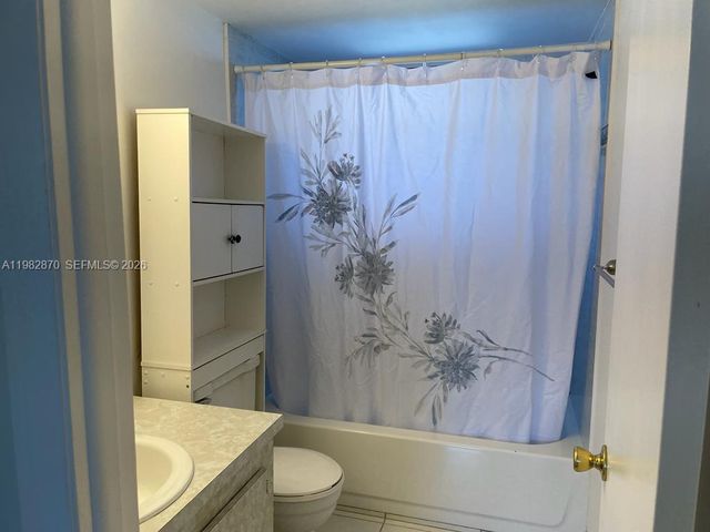 220 SW 9th Ave 417, Hallandale Beach, FL 33009