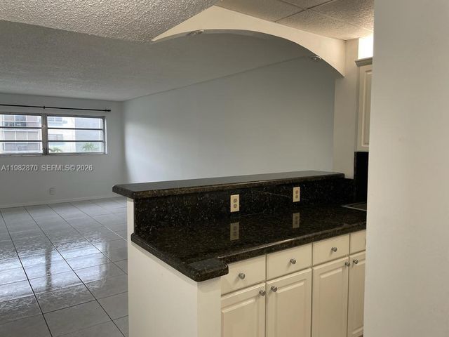 220 SW 9th Ave 417, Hallandale Beach, FL 33009