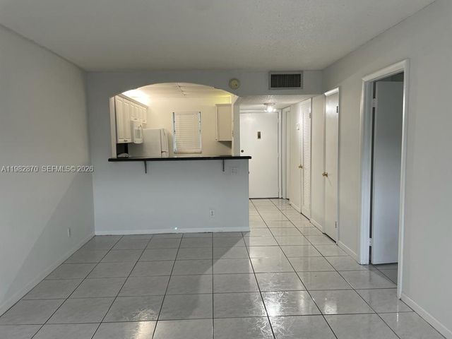 220 SW 9th Ave 417, Hallandale Beach, FL 33009