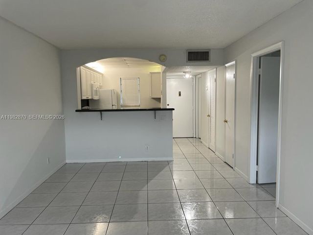 220 SW 9th Ave 417, Hallandale Beach, FL 33009