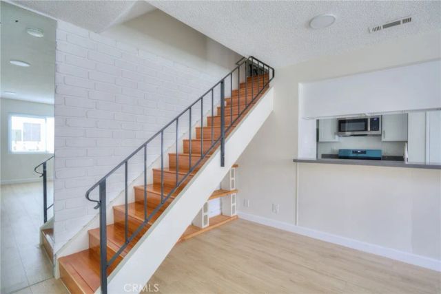 1085 W Sierra Madre 2, Azusa, CA 91702