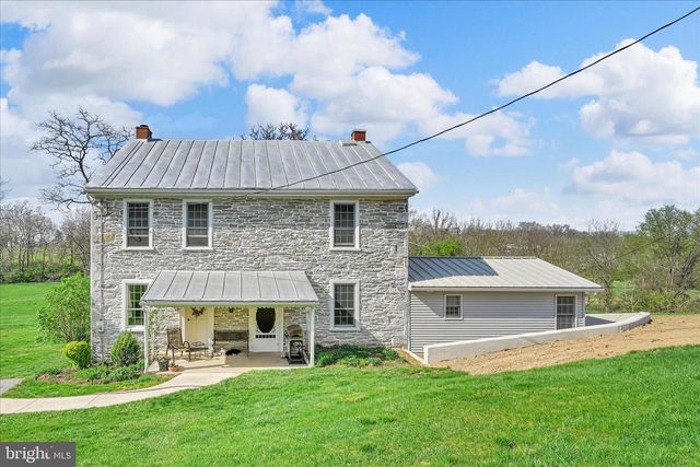 1107 WILLIAM PENN BLVD, Womelsdorf, PA 19567