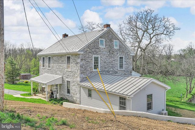1107 WILLIAM PENN BLVD, Womelsdorf, PA 19567