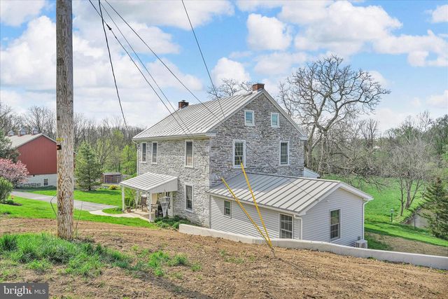 1107 WILLIAM PENN BLVD, Womelsdorf, PA 19567