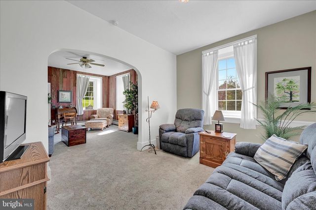 1107 WILLIAM PENN BLVD, Womelsdorf, PA 19567