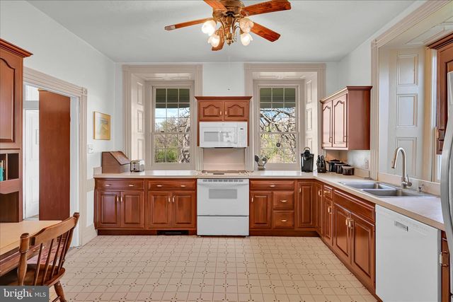 1107 WILLIAM PENN BLVD, Womelsdorf, PA 19567