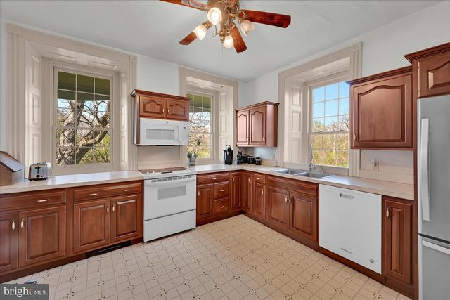 1107 WILLIAM PENN BLVD, Womelsdorf, PA 19567
