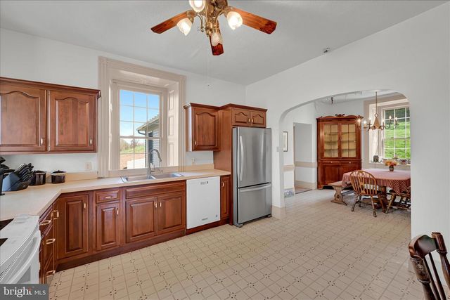 1107 WILLIAM PENN BLVD, Womelsdorf, PA 19567