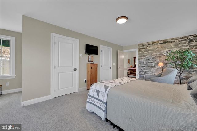 1107 WILLIAM PENN BLVD, Womelsdorf, PA 19567