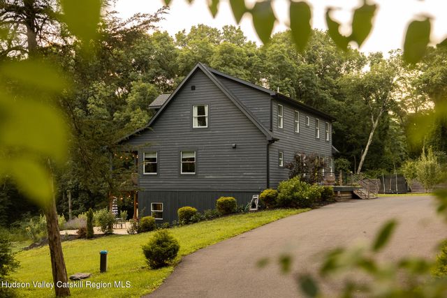 658 Glasco Turnpike, Saugerties, NY 12477