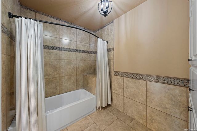 403 Candlelight, Fredericksburg, TX 78624