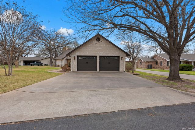 403 Candlelight, Fredericksburg, TX 78624