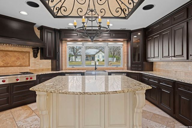 403 Candlelight, Fredericksburg, TX 78624