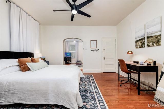 4271 Botanical Avenue, St Louis, MO 63110