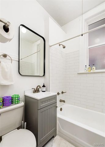 4271 Botanical Avenue, St Louis, MO 63110