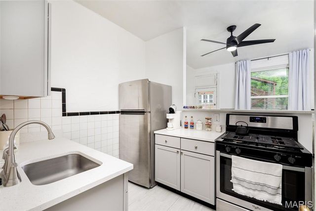 4271 Botanical Avenue, St Louis, MO 63110