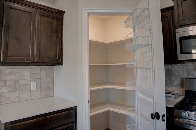 9604 Bexhill Drive, Yukon, OK 73099