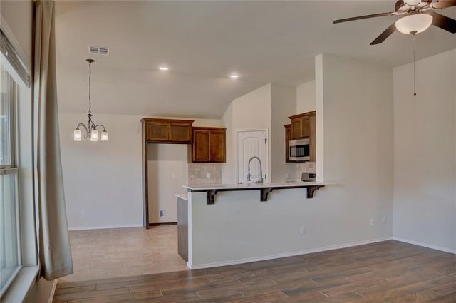 9604 Bexhill Drive, Yukon, OK 73099