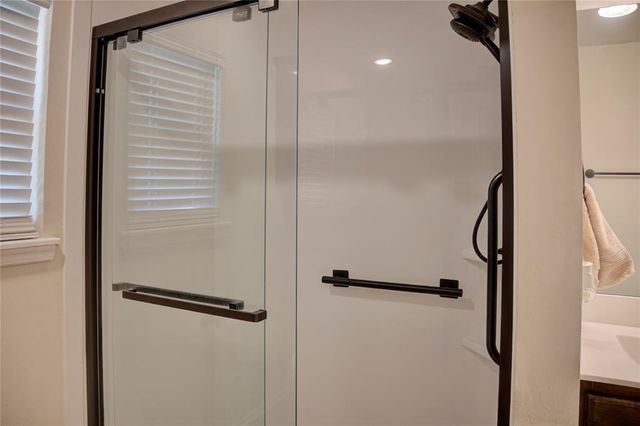 9604 Bexhill Drive, Yukon, OK 73099