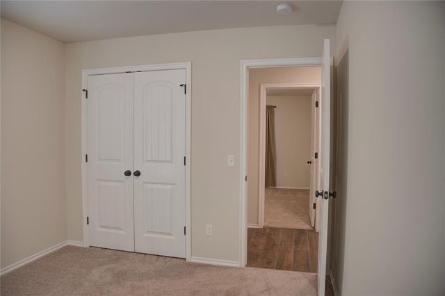 9604 Bexhill Drive, Yukon, OK 73099