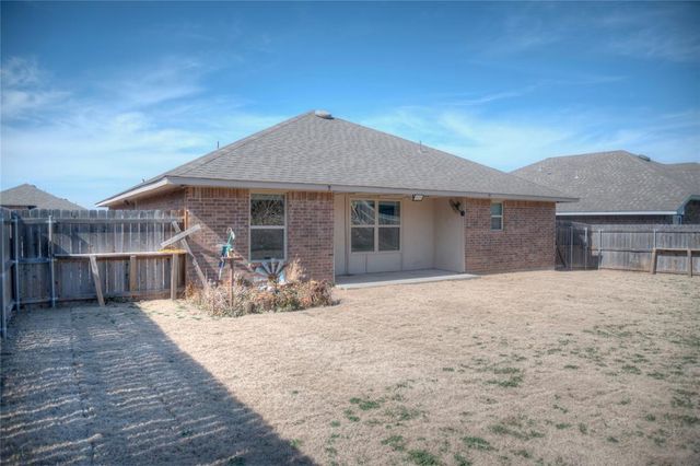 9604 Bexhill Drive, Yukon, OK 73099