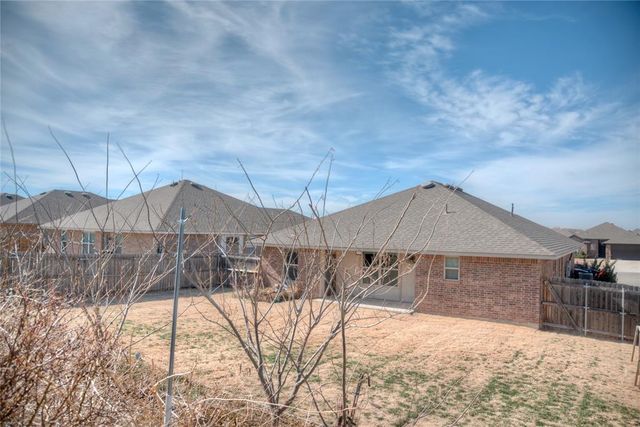 9604 Bexhill Drive, Yukon, OK 73099