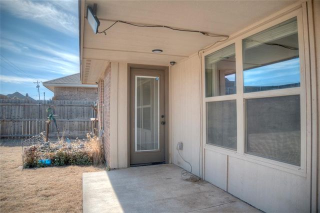 9604 Bexhill Drive, Yukon, OK 73099