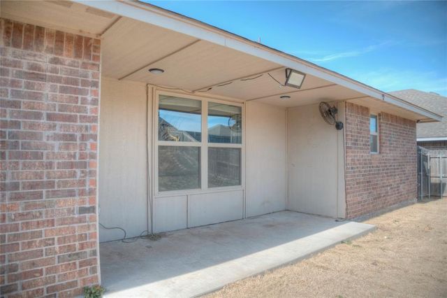 9604 Bexhill Drive, Yukon, OK 73099