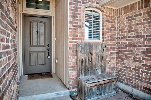 9604 Bexhill Drive, Yukon, OK 73099