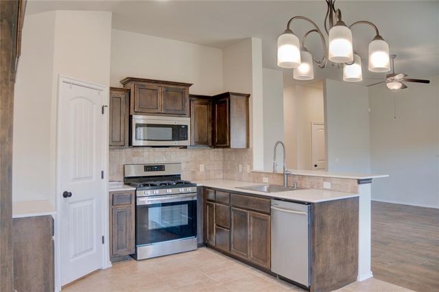 9604 Bexhill Drive, Yukon, OK 73099