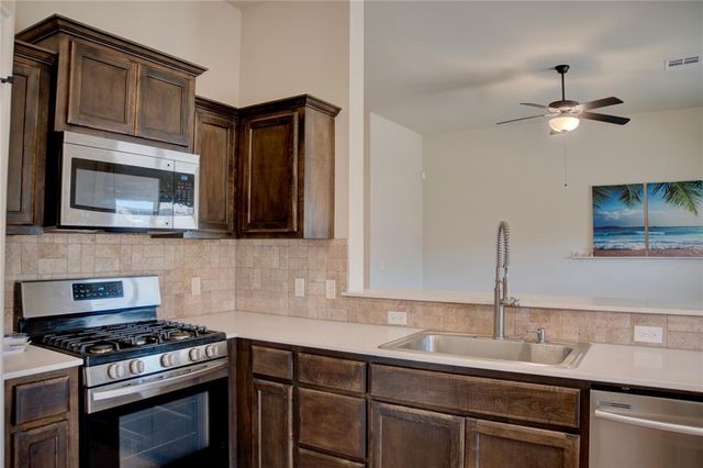 9604 Bexhill Drive, Yukon, OK 73099