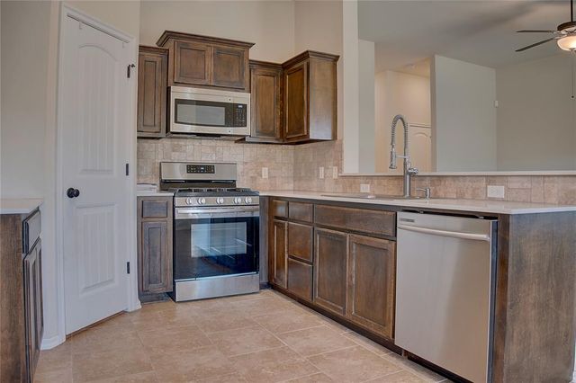 9604 Bexhill Drive, Yukon, OK 73099