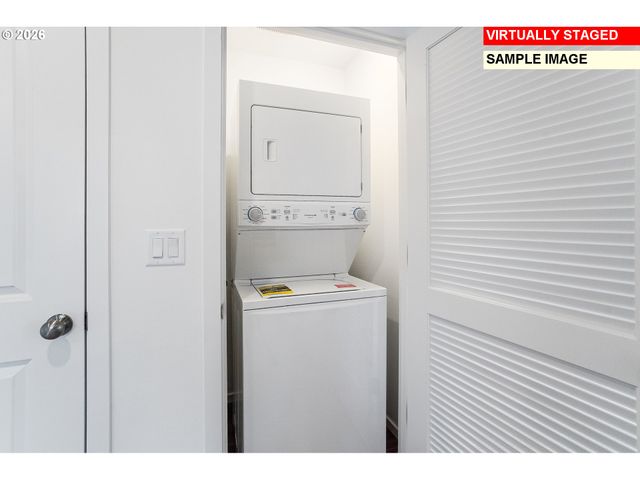 5738 Bainbridge Rd, Eugene, OR 97402