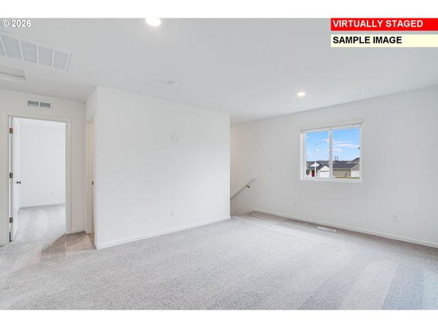 5738 Bainbridge Rd, Eugene, OR 97402