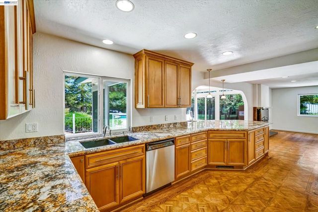 2539 Aranda Dr, San Ramon, CA 94583