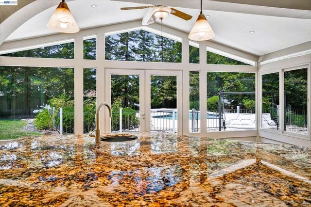 2539 Aranda Dr, San Ramon, CA 94583