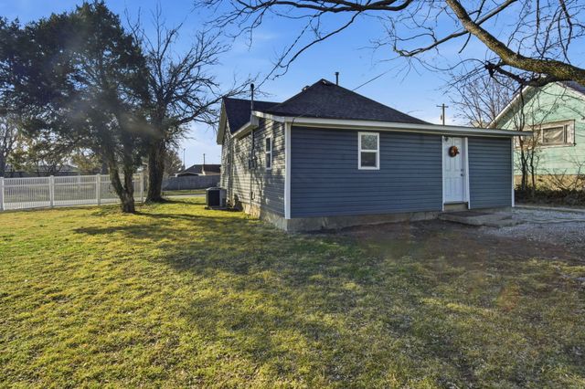 305 S Saint Louis Avenue, Joplin, MO 64801