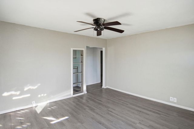 305 S Saint Louis Avenue, Joplin, MO 64801