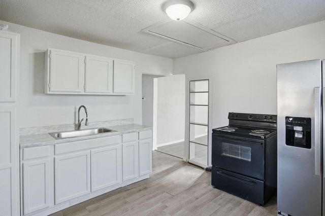 305 S Saint Louis Avenue, Joplin, MO 64801