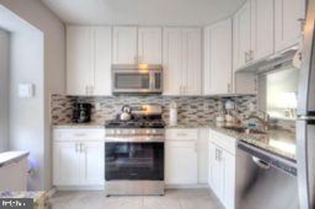 2102 TANGLEWOOD CT, Sewell, NJ 08080